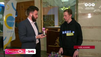 "Укрзализныця" обновила меню напитков и возвращает подстаканники для чая