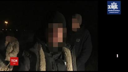 Правоохранители Мариуполя задержали водителя навеселе с краденым товаром