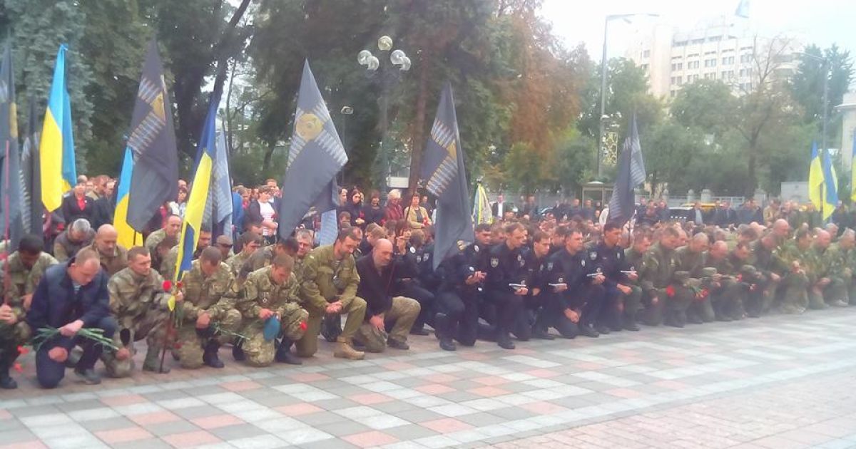 Вшанування бійців НГУ_3 / © facebook/Натал'я Нагорная, ТСН