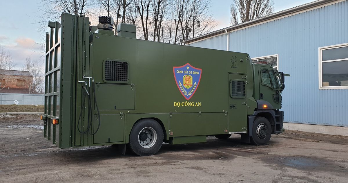 Спецавто для розгону заворушень Retriever Barricade_7 / © facebook.com/TitalCompany
