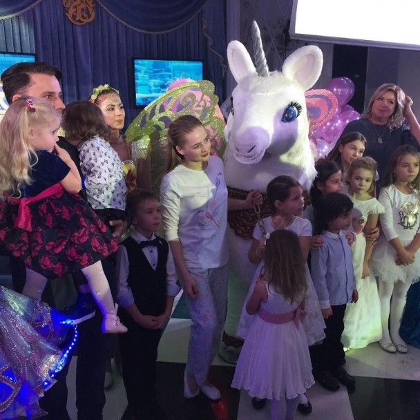 Діти Галкіна та Пугачової побували на казковому святі / © instagram.com/nataliapinyagina