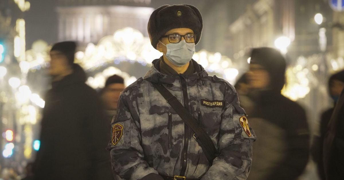В центре Санкт-Петербурга из-под тротуара рвануло пламя