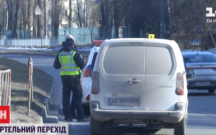В Киеве на "улице ДТП" авто насмерть сбило 70-летнего пешехода