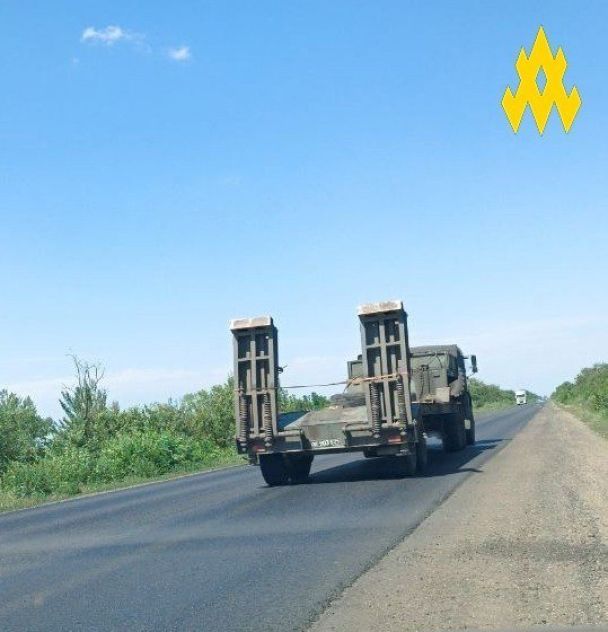 Росіяни перекидають військову техніку від Мелітополя в напрямку Криму / Фото:
