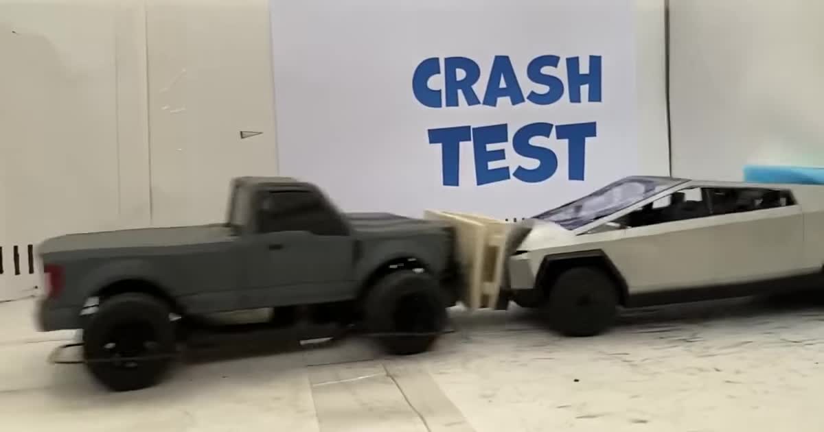 Ентузіасти провели власний краштест "пікапа Tesla". Відео