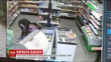 Пожилая женщина в Словакии не позволила вооруженному грабителю ограбить ее магазин