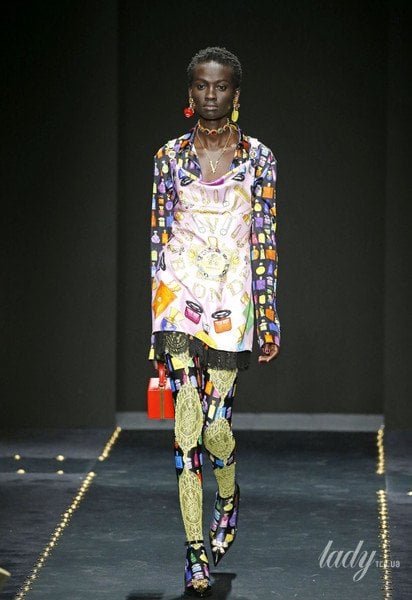Коллекция Versace прет-а-порте сезона осень-зима 2019-2020 / © East News