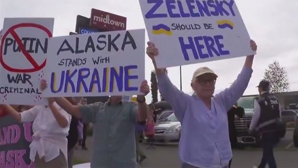Протесты во время саммита на Аляске: чего требуют американцы