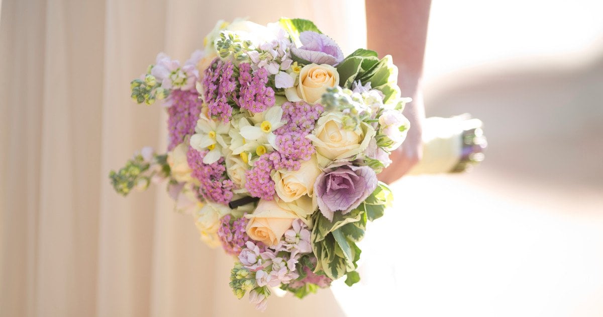 Как сделать свадебный букет из цветов из своего сада