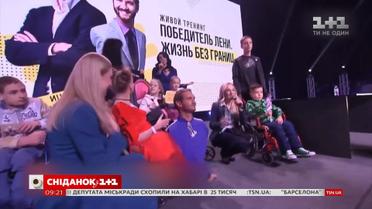 Вишивала сорочку для Ніка Вуйчича: історія майстрині-вишивальниці зі Львова