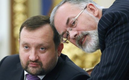 Євросоюз офіційно зняв санкції з Арбузова і Табачника: у списку лишилося лише 8 осіб