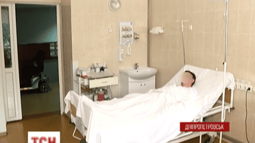 Двух тяжелораненых и освобожденных из плена бойцов доставили в днепропетровскую больницу