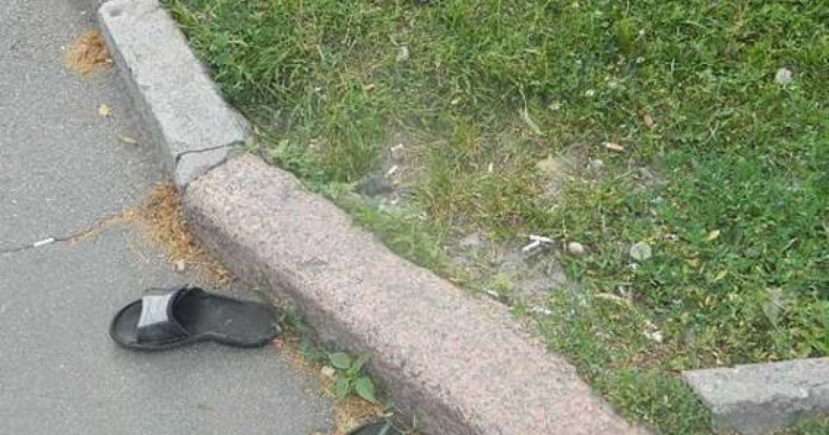 У Києві грабіжник вистрибнув з капців_2 / © ГУ НП у м. Києві