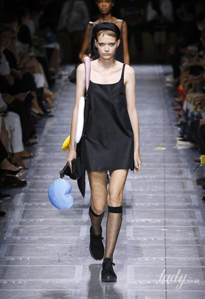 Коллекция Prada прет-а-порте сезона весна-лето 2019 / © East News