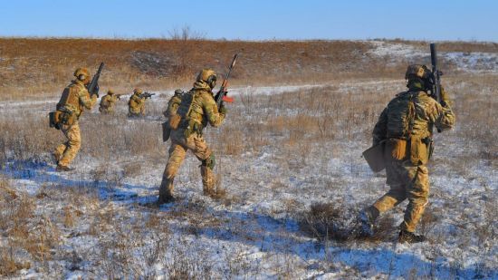 Окупанти обстрілювали з гранатометів та стрілецької зброї: у зоні ООС поранено двох українських військових