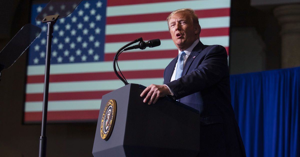 "Никогда не будет иметь ядерного оружия". Трамп эмоционально прокомментировал решение Тегерана о выходе из соглашения