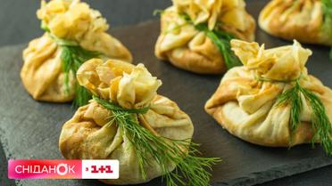 Рецепт блинных мешочков с курицей и грибами