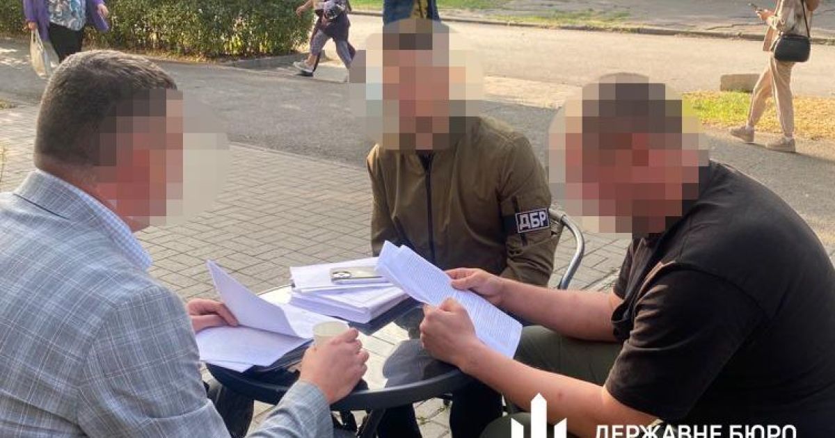 Посадовця затримано