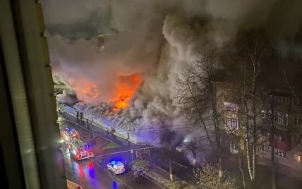 Згорів "Полігон": у російській Костромі пожежа охопила будівлю кафе, постраждали люди