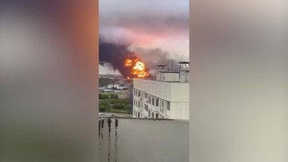 "Чому їх не збивають?": жителі Москви скаржаться на рій дронів