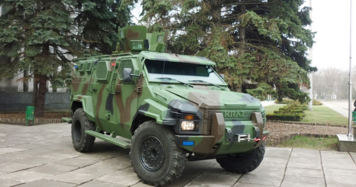 "АвтоКрАЗ" передал военным восстановленный бронеавтомобиль Спартан