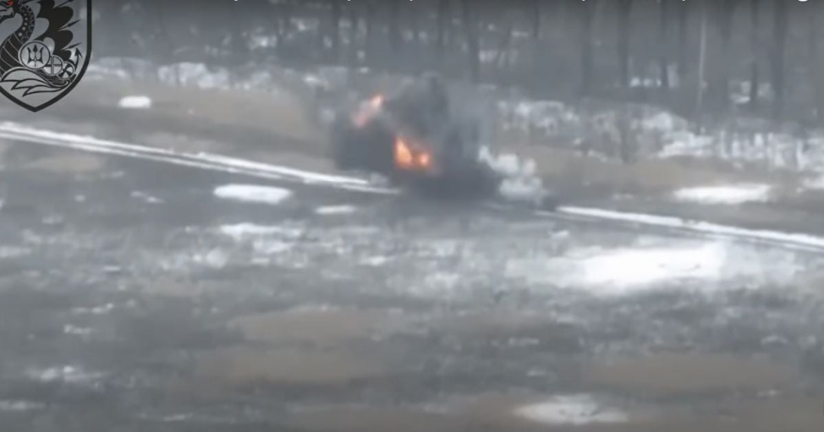 БМП росіян наїхала на міну, скриншот з відео