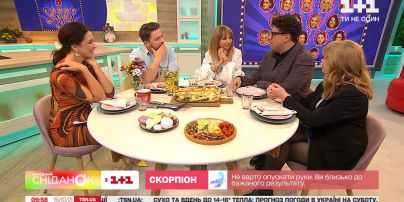 В студии "Сниданка. Выходного" актеры "Женского Квартала": Ирина Сопонару, Алина Блажкевич и Владимир Шумко