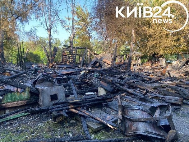 Ночная атака на Киев: журналисты показали ужасные разрушения в Днепровском районе (фото)