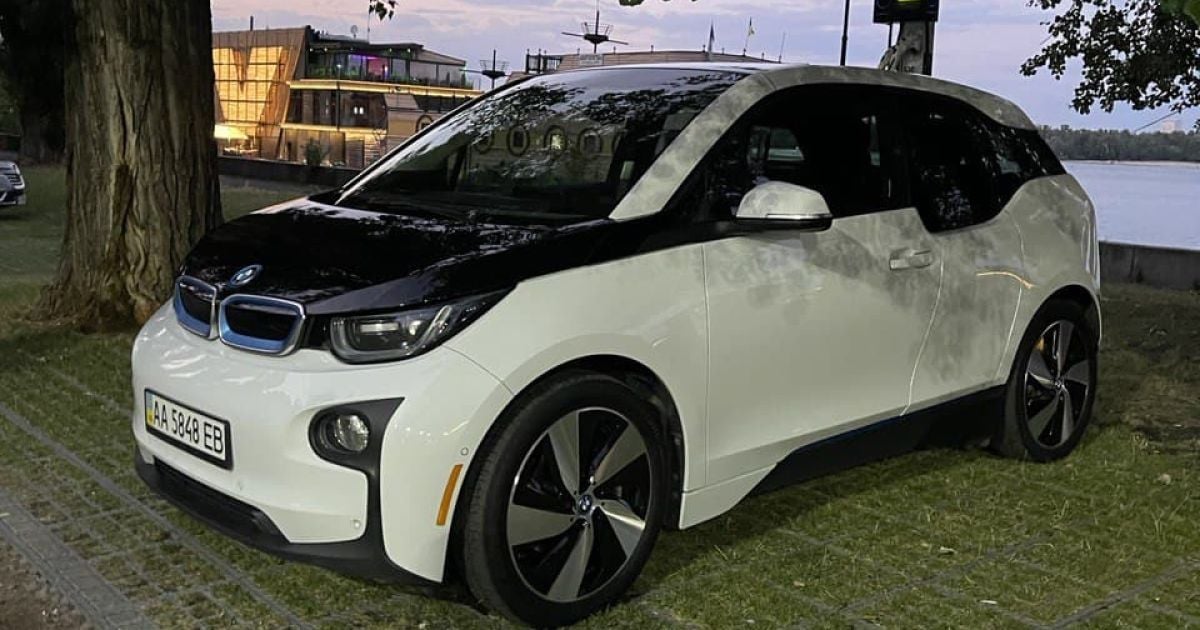 BMW припиняє виробництво свого найпершого електрокара
