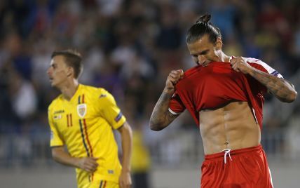Футболиста сборной Сербии приговорили к домашнему аресту за нарушение карантина
