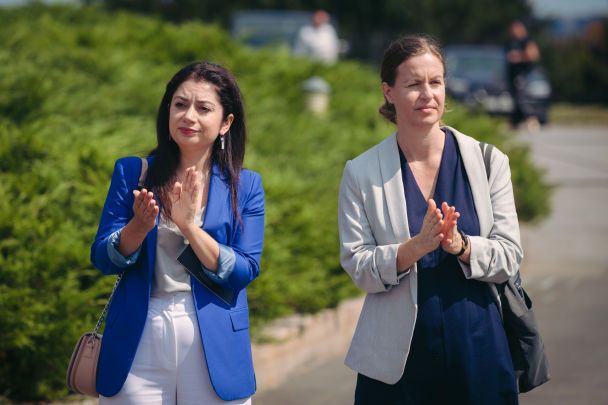 Зліва направо: Тетяна Стрельченко, директорка Американського дому у Києві, д-р Джесіка Зихович, очільниця Представництва Інституту міжнародної освіти в Україні та офісу Програми імені Фулбрайта