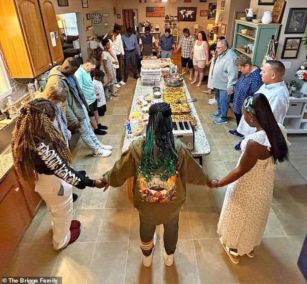 Багатодітна родина Бріггс зі США / © Daily Mail