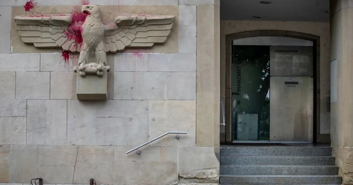 В Німеччині за редизайн орла Третього рейху запропонували 10 тисяч євро: що про це відомо