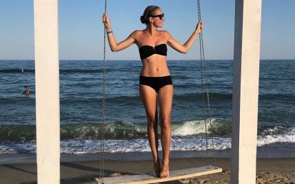 Одного разу в Одесі: Катя Осадча в купальнику позувала на пляжі