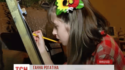 Девятилетняя школьница зарабатывает на лечение мамы и братика