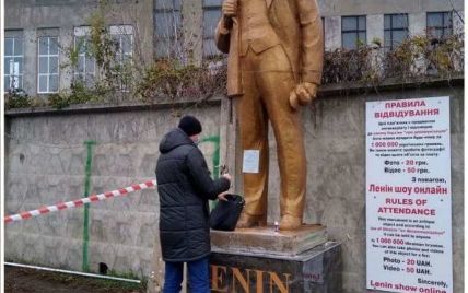 В Киеве установили памятник Ленину, но ненадолго
