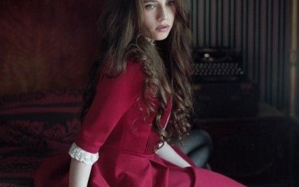 Подопечная Вакарчука Соловий в ярко-красном платье показала тизер клипа