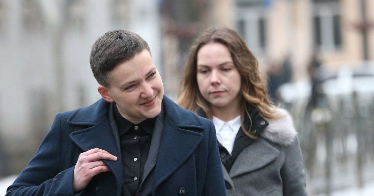 Савченко снова пришла в Раду и проигнорировала вопрос о "гранатах в сумке"