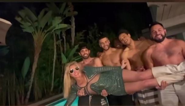 Бритни Спирс на вечеринке / © instagram.com/britneyspears