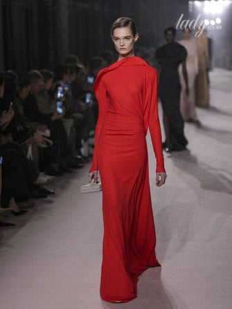 Показ Victoria Beckham осень-зима 2025-2026