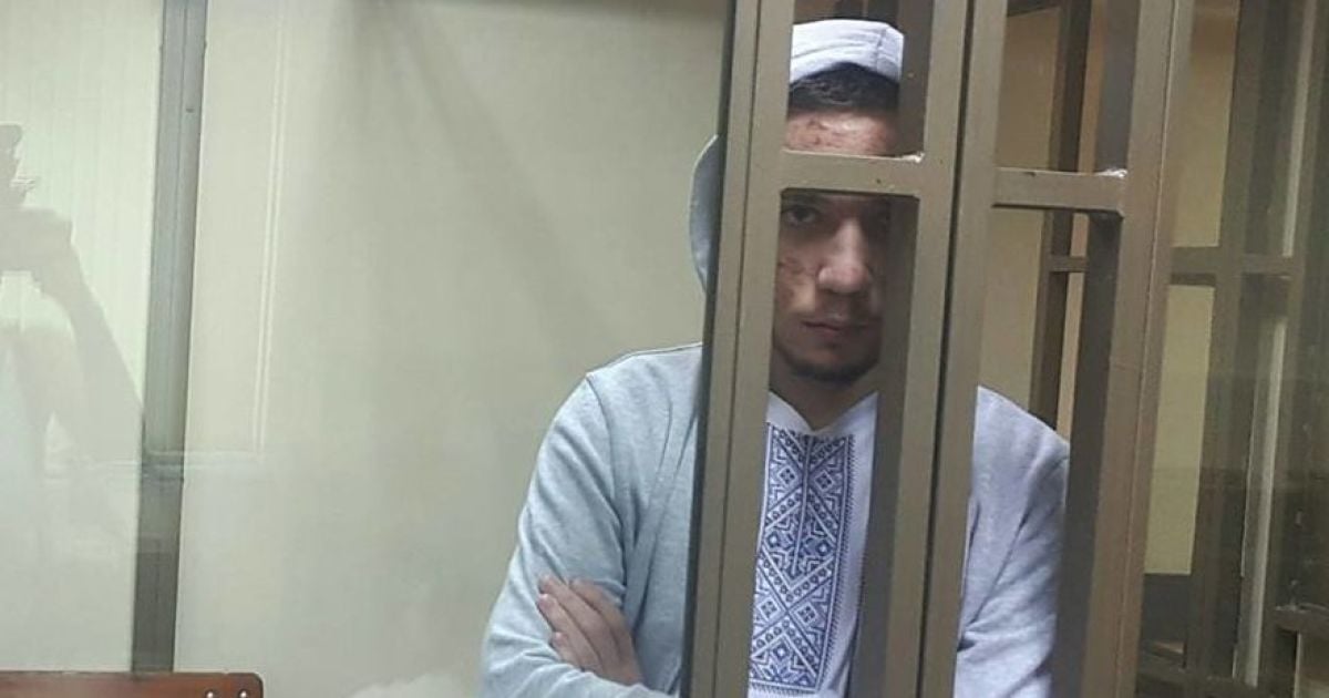 Батько Гриба показав новорічний малюнок ув’язненого сина з-за ґрат