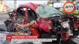 В результате ДТП в Киеве погиб таксист, а его пассажир потерял руку