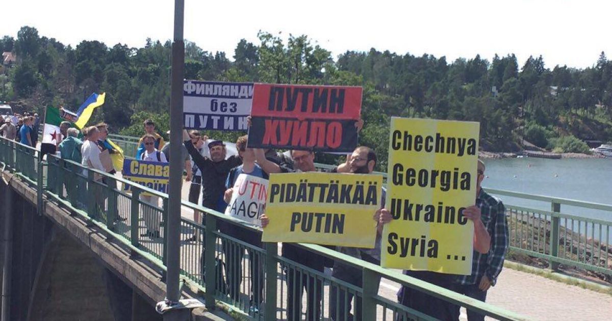 мітинг проти Путіна у Фінляндії_4 / © ТСН.ua