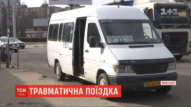 Пенсионерка выпала из маршрутки в Николаеве и получила травму: очевидцы винят водителя