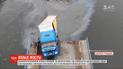 Обвал мосту у Нікополі: фахівці розпочинають зведення понтону біля зруйнованої переправи