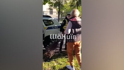 В Киеве находившийся в розыске ТЦК мужчина пытался сбежать во время проверки документов: видео конфликта