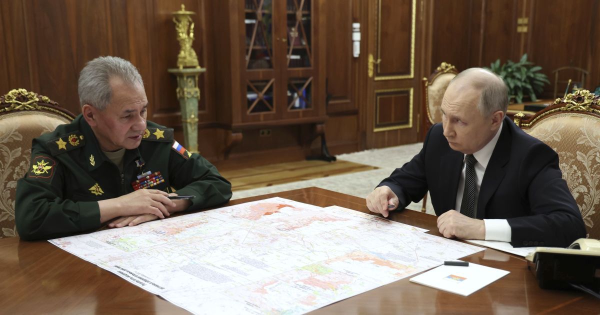 Владимир Путин и Сергей Шойгу