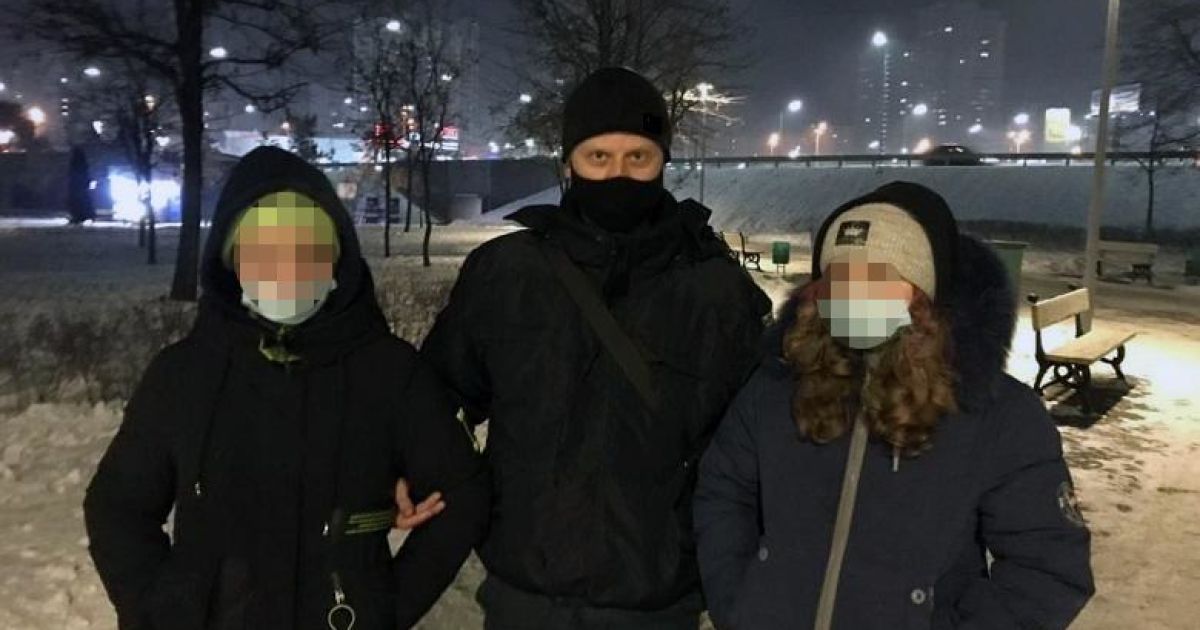 У Києві у парку Позняки знайшли двох дівчат 11 та 12 років: відео