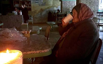 Скандал в "Хлебном" на Крещатике: бабушку, просившую поесть, хотели выгнать на улицу (фото)