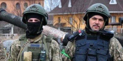 Битва за Киев: отец с сыном рассказали, как они остановили российскую колонну танков и БМП